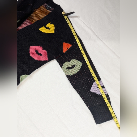 Torrid Open Front Kisses Cardigan (Torrid 00) - Picture 7 of 12